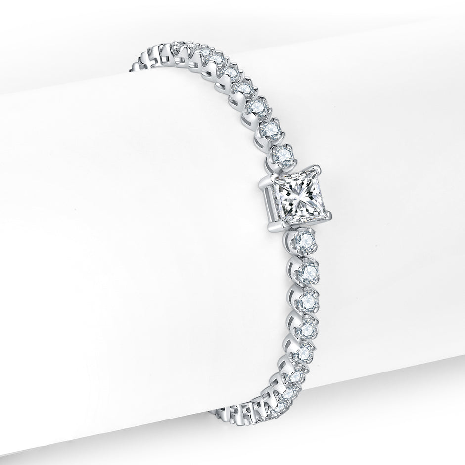 Moissanit Tennis Armband mit 3.59 Karat VVS1 Reinheit und D Farbgrad aus rhodiniertem 925 Silber (18 cm)