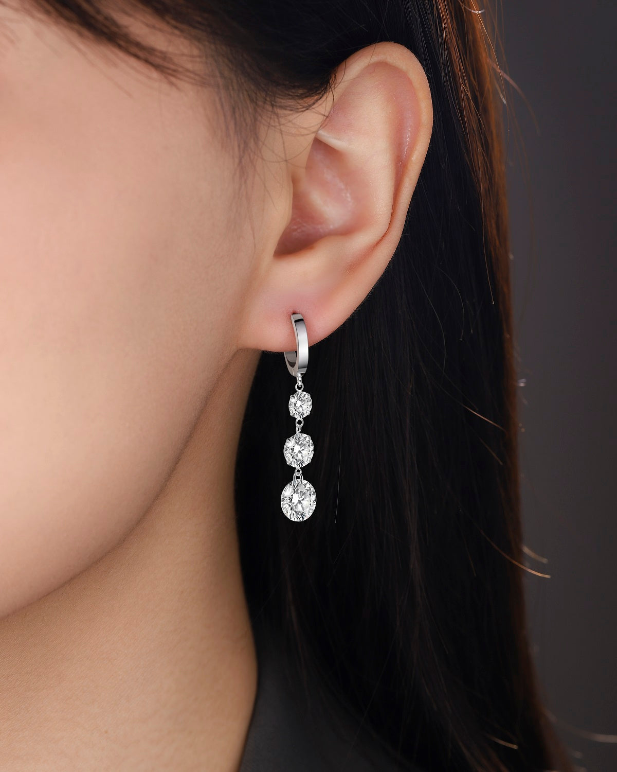 Elegante Moissanit Creolen mit 7 Karat in höchster VVS1-Reinheit und edlem D-Farbgrad aus rhodiniertem 925 Silber