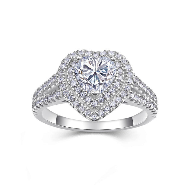 Moissanit Ring / Verlobungsring mit 1.51 Karat VVS1 Reinheit und Farbgrad D im Herzschliff in rhodiniertem 925 Sterlingsilber.