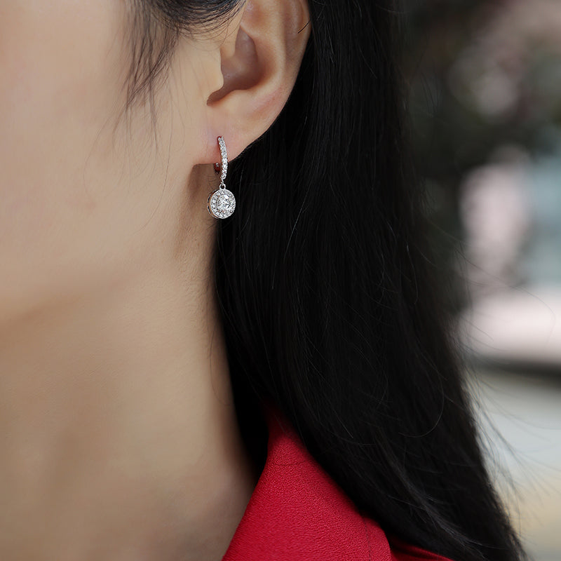 Elegante Moissanit Creolen mit jeweils 1.66 Karat in höchster VVS1-Reinheit und edlem D-Farbgrad aus rhodiniertem 925 Silber