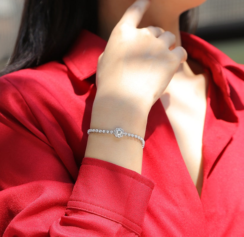 Moissanit Tennis Armband mit 0.5 Karat VVS1 Reinheit und D Farbgrad aus rhodiniertem 925 Silber (18 cm)