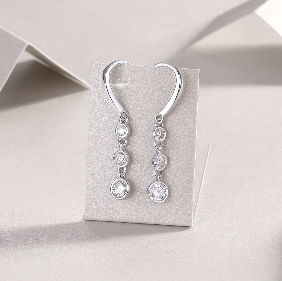 Elegante Moissanit Ohrringe mit 0.92 Karat in höchster VVS1-Reinheit und edlem D-Farbgrad aus rhodiniertem 925 Silber