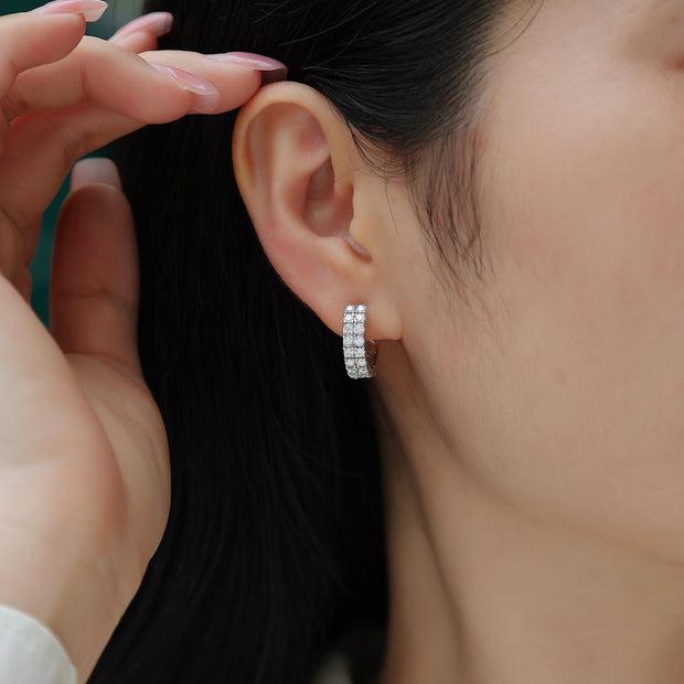 Elegante Moissanit Creolen mit jeweils 1 Karat in höchster VVS1-Reinheit und edlem D-Farbgrad aus rhodiniertem 925 Silber