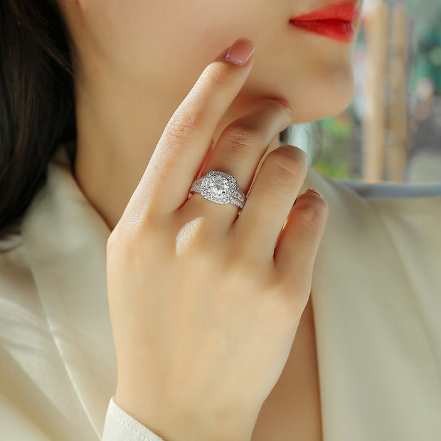 Moissanit Ring / Verlobungsring mit 2.88 Karat VVS1 Reinheit und Farbgrad D im Brilliantschliff in rhodiniertem 925 Sterlingsilber.