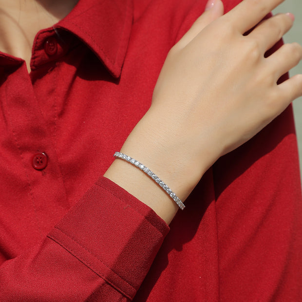 Moissanit Tennis Armband mit 1 Karat VVS1 Reinheit und D Farbgrad aus rhodiniertem 925 Silber (18 cm)