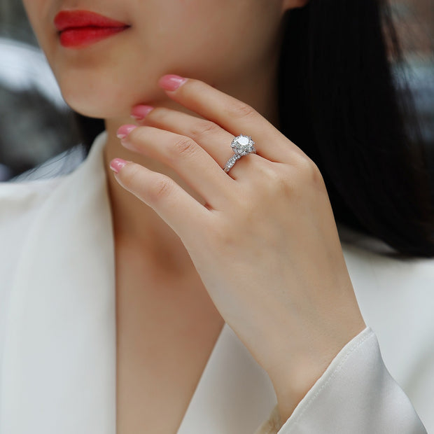 Moissanit Ring / Verlobungsring mit 2.93 Karat VVS1 Reinheit und Farbgrad D im Brilliantschliff in rhodiniertem 925 Sterlingsilber.