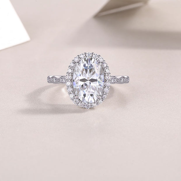 Moissanit Ring / Verlobungsring / Silberring mit 4.5 Karat VVS1 Reinheit und Farbgrad D im Ovalschliff in rhodiniertem 925 Sterlingsilber.