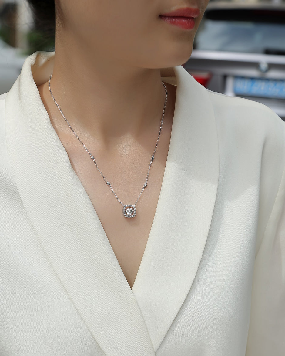 Moissanit Halskette 1.58 Karat in VVS1  Reinheit und Farbgrad D - rhodinierte Anhänger mit eleganter  Kette aus 925er Silber