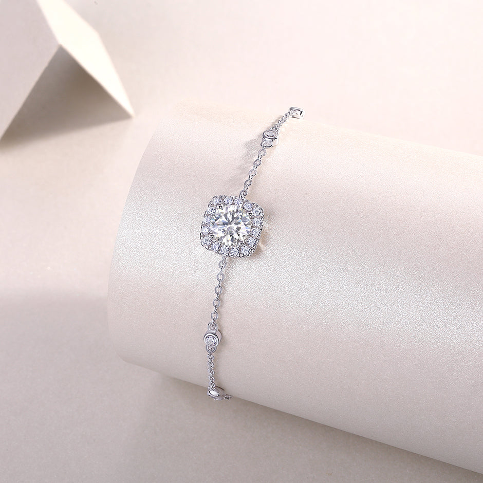Moissanit Tennis Armband mit 1.7 Karat VVS1 Reinheit und D Farbgrad aus rhodiniertem 925 Silber (18 cm)