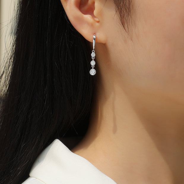 Elegante Moissanit Ohrringe mit 0.92 Karat in höchster VVS1-Reinheit und edlem D-Farbgrad aus rhodiniertem 925 Silber