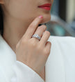Moissanit Ring / Verlobungsring / Silberring mit 3.29 Karat VVS1 Reinheit und Farbgrad D im Brilliantschliff in rhodiniertem 925 Sterlingsilber.
