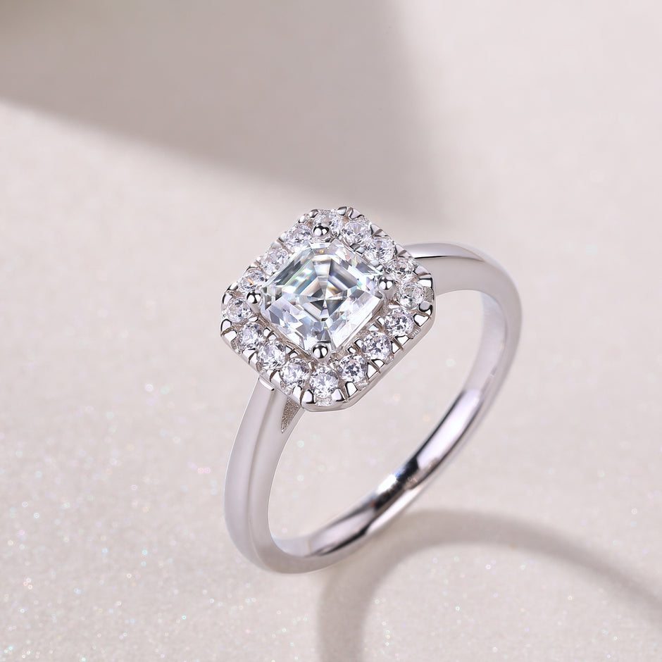 Moissanit Ring / Verlobungsring / Silberring mit 1 Karat VVS1 Reinheit und Farbgrad D im Baguette Schliff in rhodiniertem 925 Sterlingsilber.