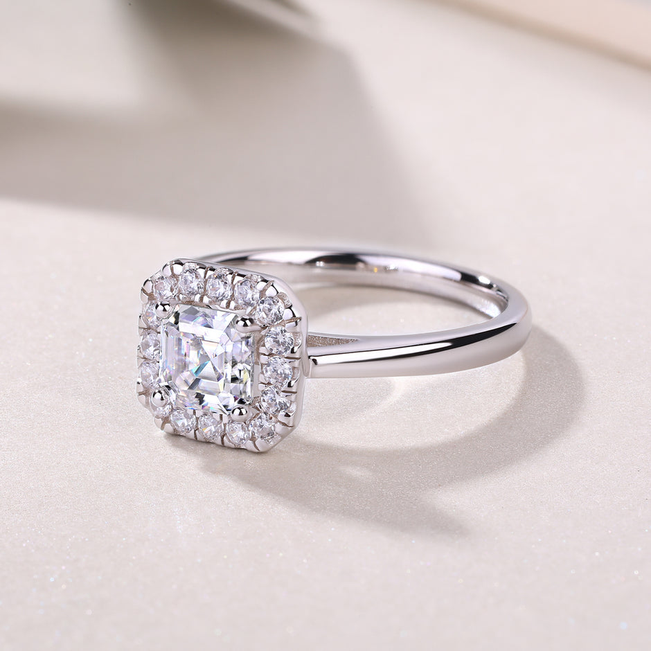 Moissanit Ring / Verlobungsring / Silberring mit 1 Karat VVS1 Reinheit und Farbgrad D im Baguette Schliff in rhodiniertem 925 Sterlingsilber.