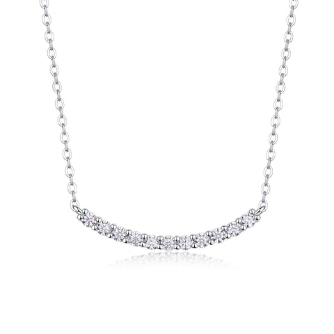 Moissanit Halskette Geschwungen 0.72 Karat VVS1 Reinheit D Farbgrad – rhodinierter Anhänger an feiner 925er Silberkette