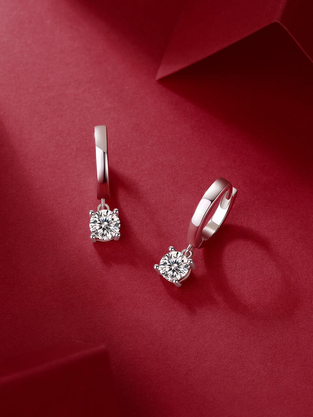 Elegante Moissanit Ohrringe mit 0.5 Karat in höchster VVS1-Reinheit und edlem D-Farbgrad aus rhodiniertem 925 Silber