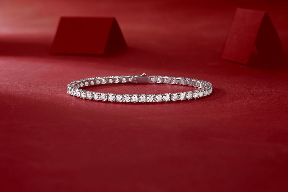 Moissanit Tennis Armband mit 1 Karat VVS1 Reinheit und D Farbgrad aus rhodiniertem 925 Silber (18 cm)