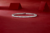 Moissanit Tennis Armband mit 1 Karat VVS1 Reinheit und D Farbgrad aus rhodiniertem 925 Silber (18 cm)