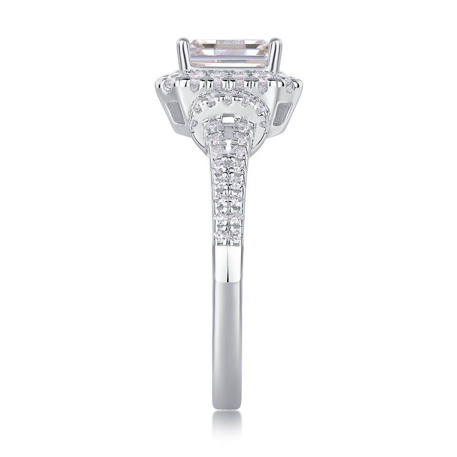 Moissanit Ring / Verlobungsring / Silberring mit 1 Karat VVS1 Reinheit und Farbgrad D im Baguette Schliff in rhodiniertem 925 Sterlingsilber.