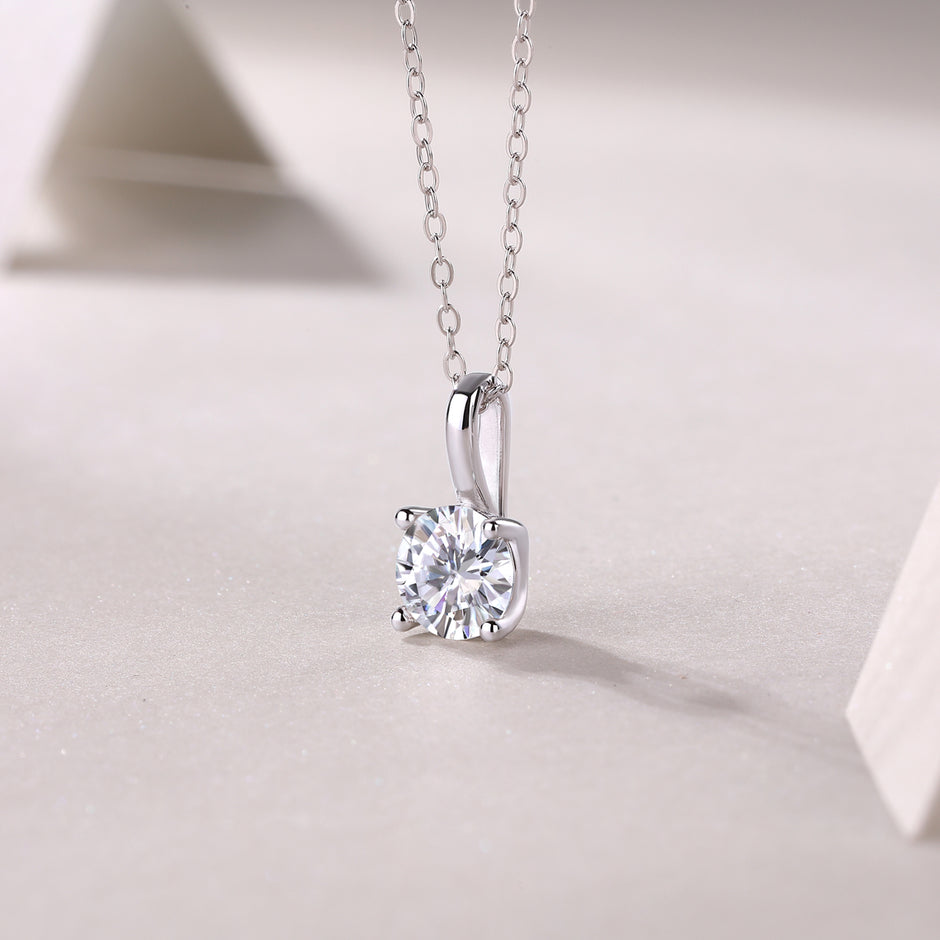 Moissanit Halskette 1 Karat in VVS1 Reinheit und Farbgrad D - rhodinierte Anhänger mit eleganter  Kette aus 925er Silber