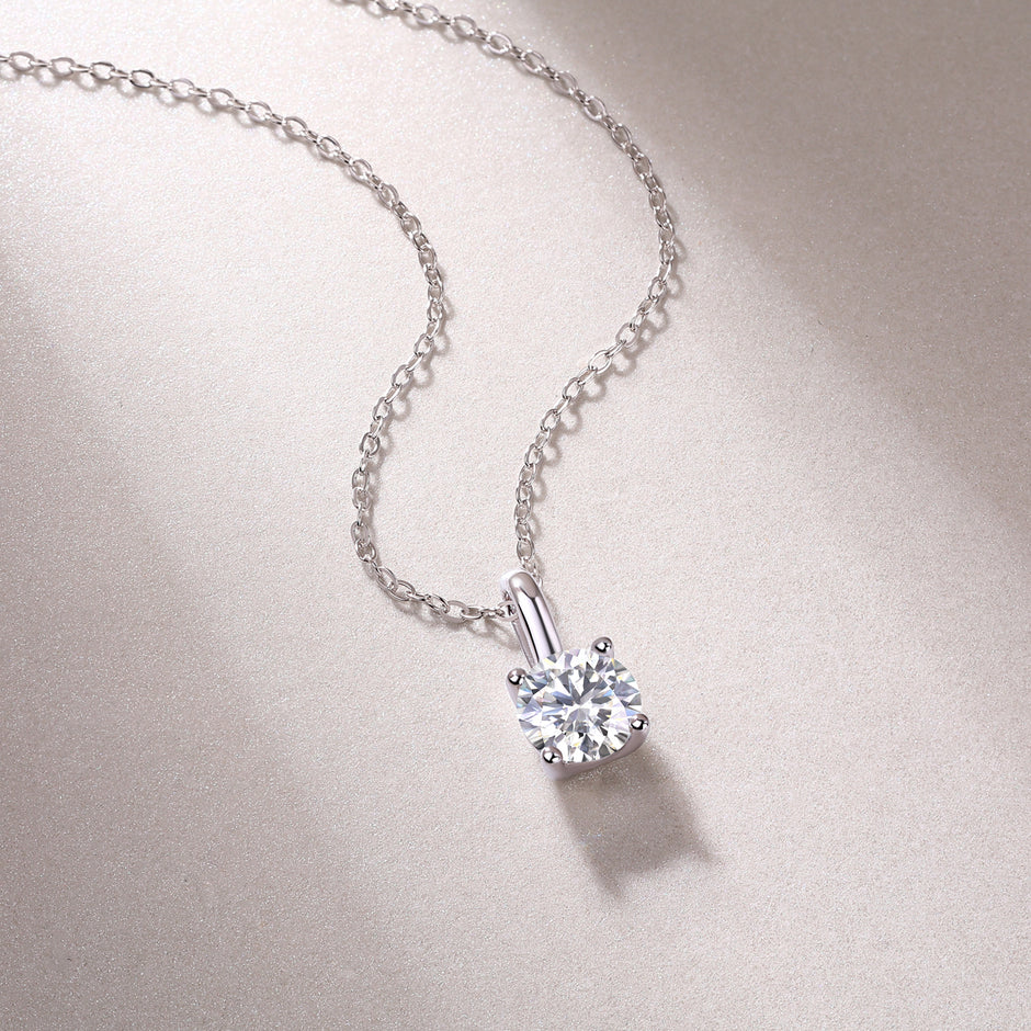 Moissanit Halskette 1 Karat in VVS1 Reinheit und Farbgrad D - rhodinierte Anhänger mit eleganter  Kette aus 925er Silber