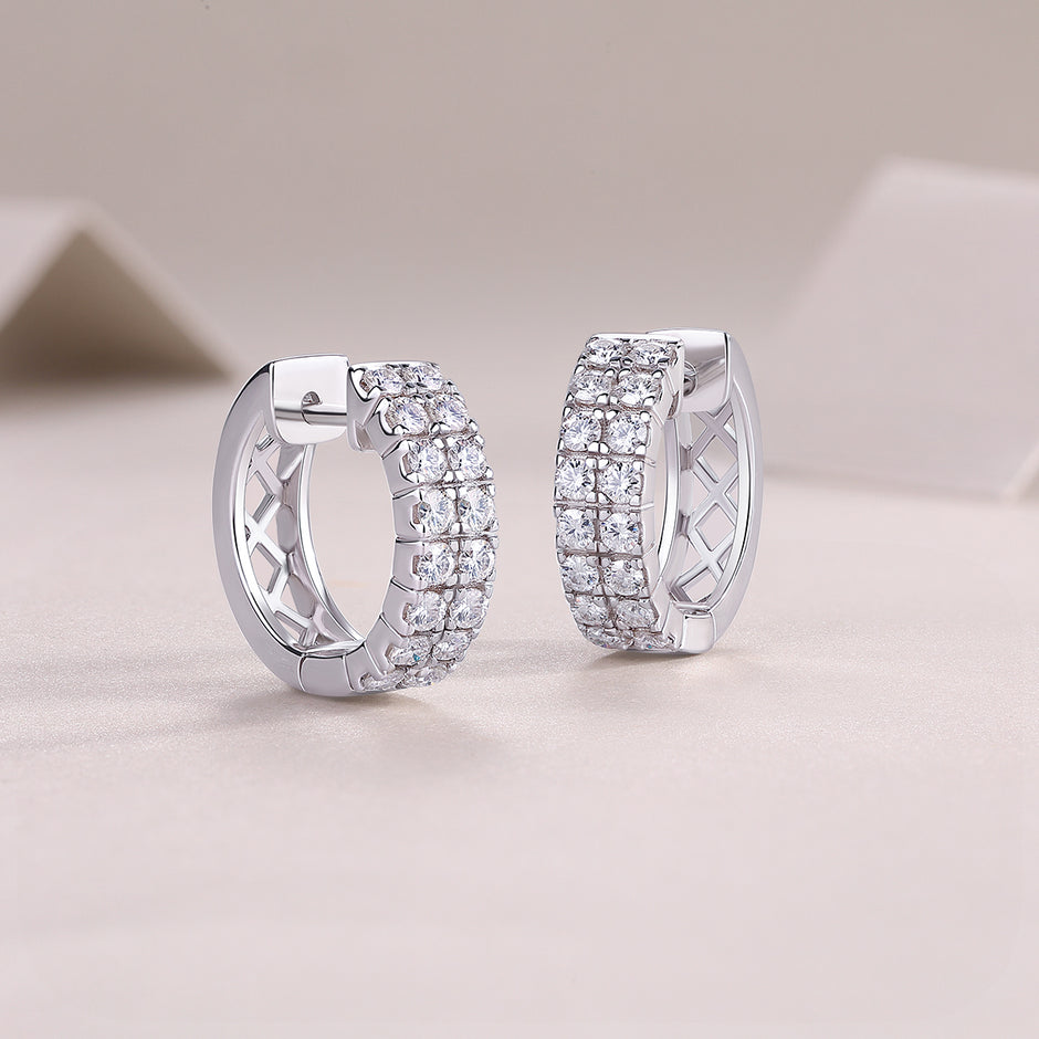 Elegante Moissanit Creolen mit jeweils 1 Karat in höchster VVS1-Reinheit und edlem D-Farbgrad aus rhodiniertem 925 Silber